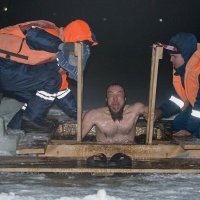 Крещенские купания :: Ольга Dolovova