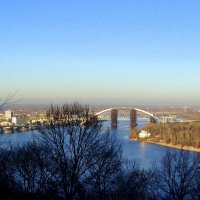 Вид Киева с холма с недостроенным мостом :: Лара Амелина