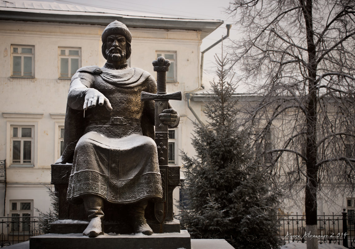 Памятник Юрию Долгорукому в Костроме - Александр Агеев