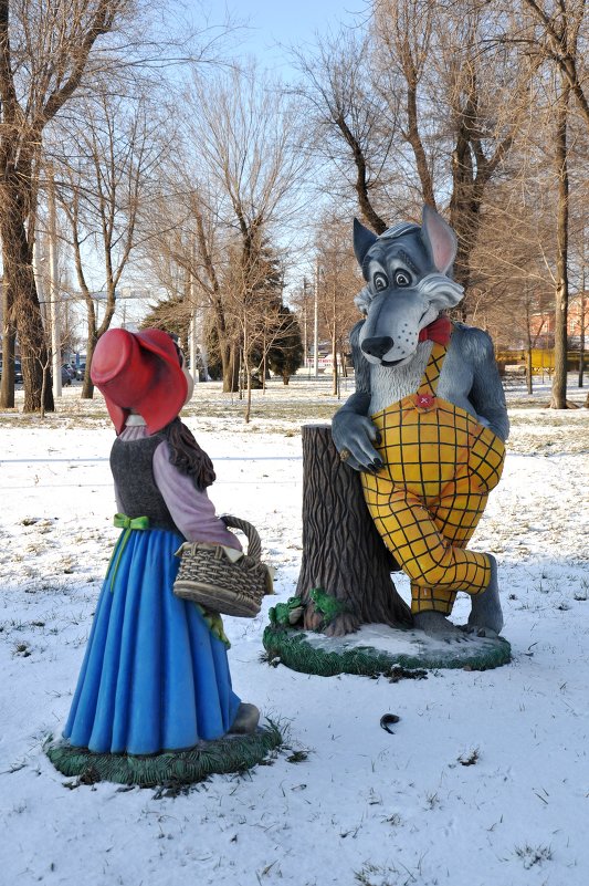 Привет, Красная шапочка, у тебя, что бабушка в город жить перебралась? - Алексей Кучерюк Привет, Красная шапочка, у тебя, что бабушка в город жить перебралась? - Алексей Кучерюк