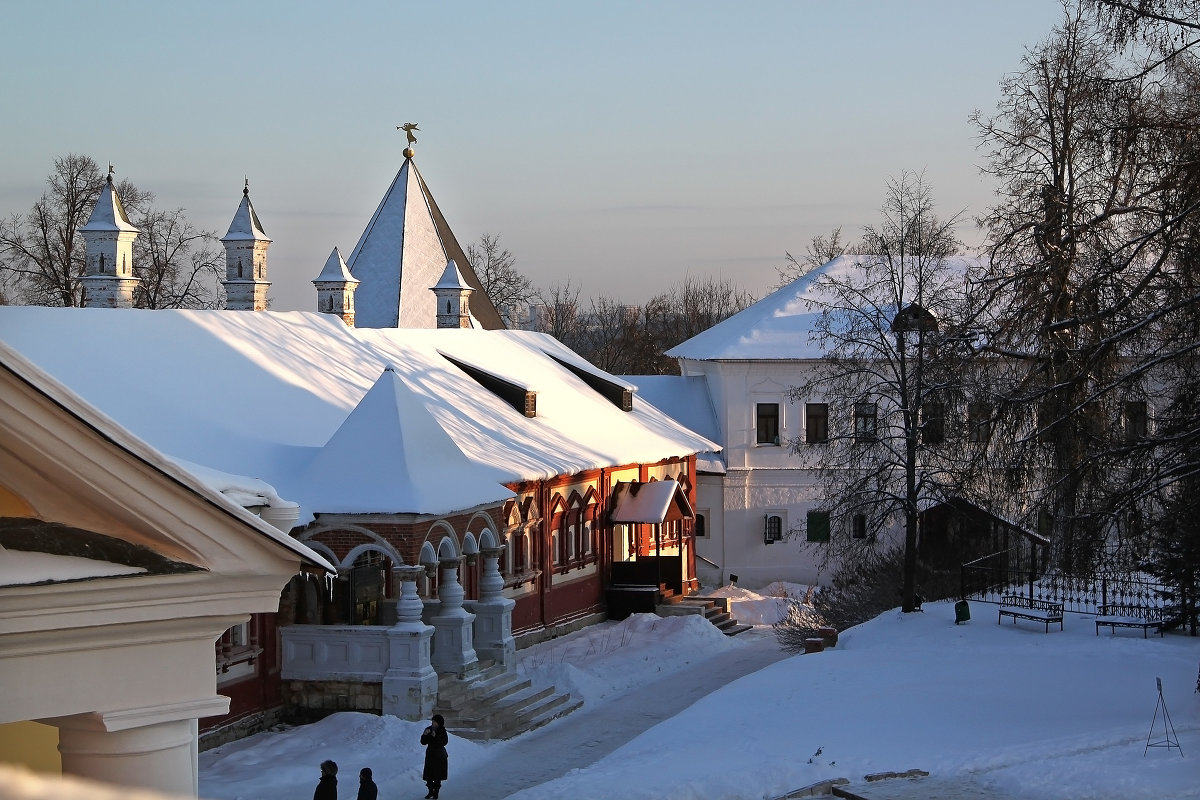 Монастырский двор - Юлия Левикова