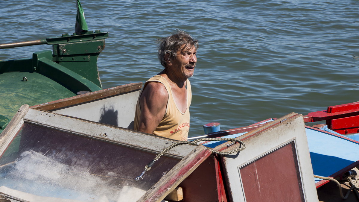 Лодочник из песни Лебединскова - Александр фотостраничка Лодочник из песни Лебединскова - Александр фотостраничка