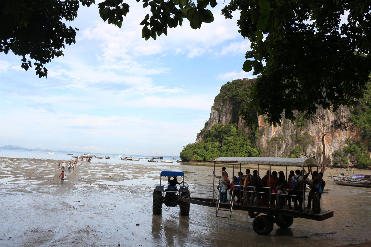 Отлив на Nopparat Thara. - IOAN 