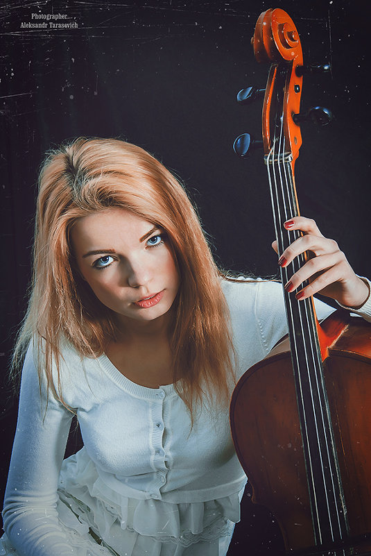 girl with a violoncello - Александр Тарасевич