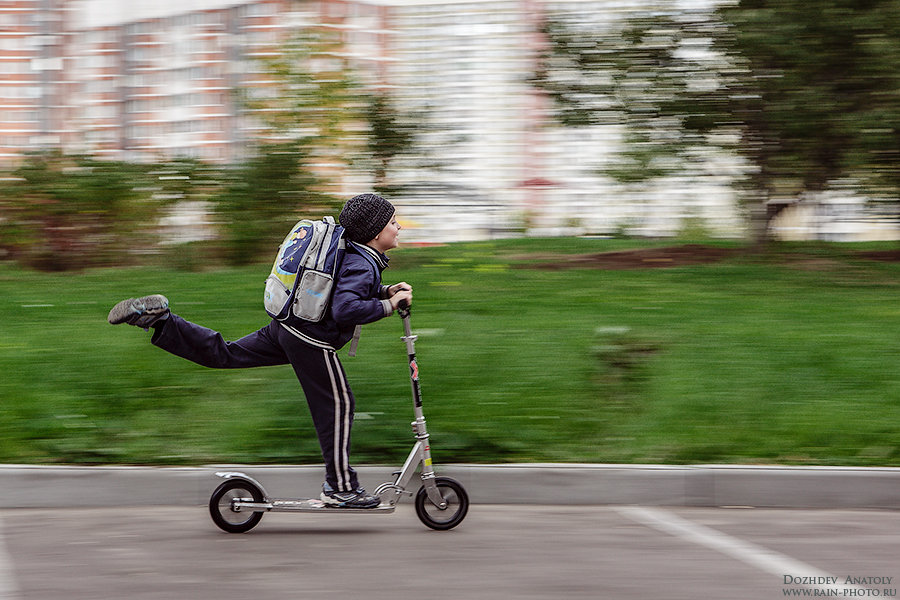 В школу своим транспортом (съемка с проводкой) - Aнатолий Дождев