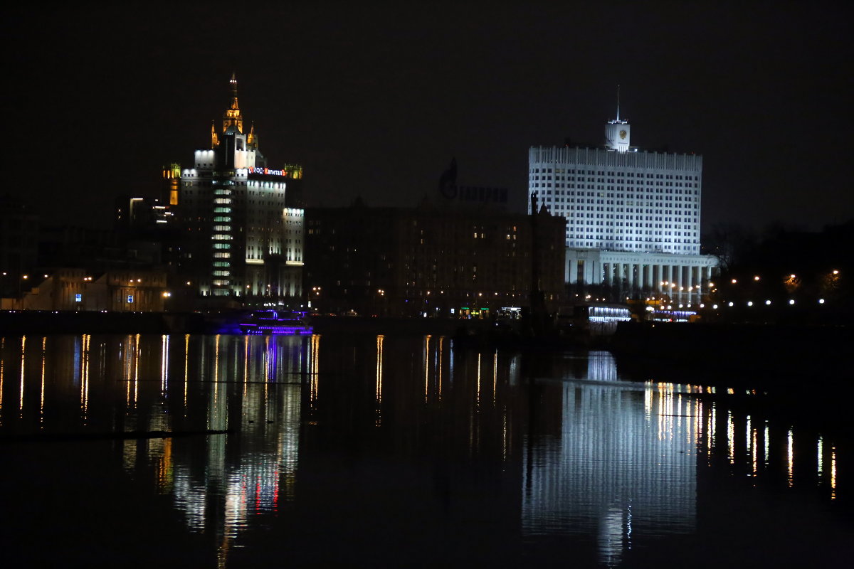 Вид на Москву-реку ночью - Владимир Карлов