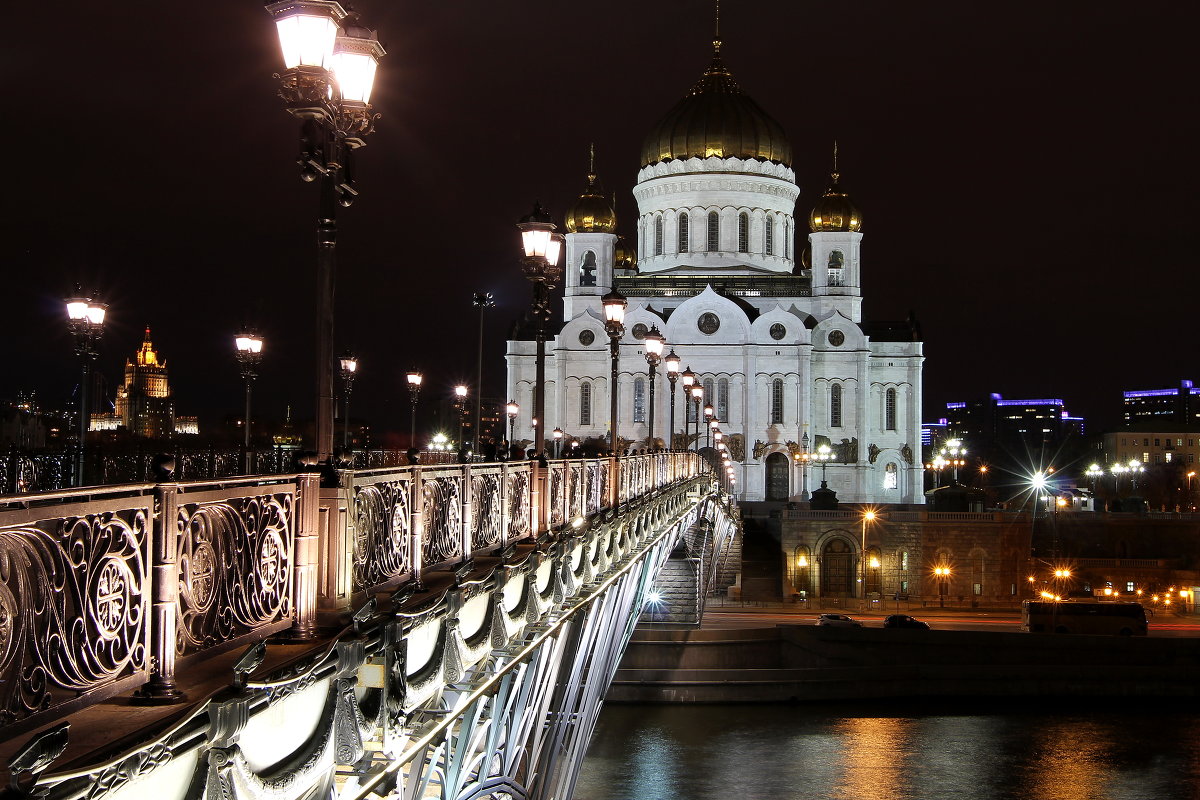 Храм Христа Спасителя и Патриарший мост - Анжелика 