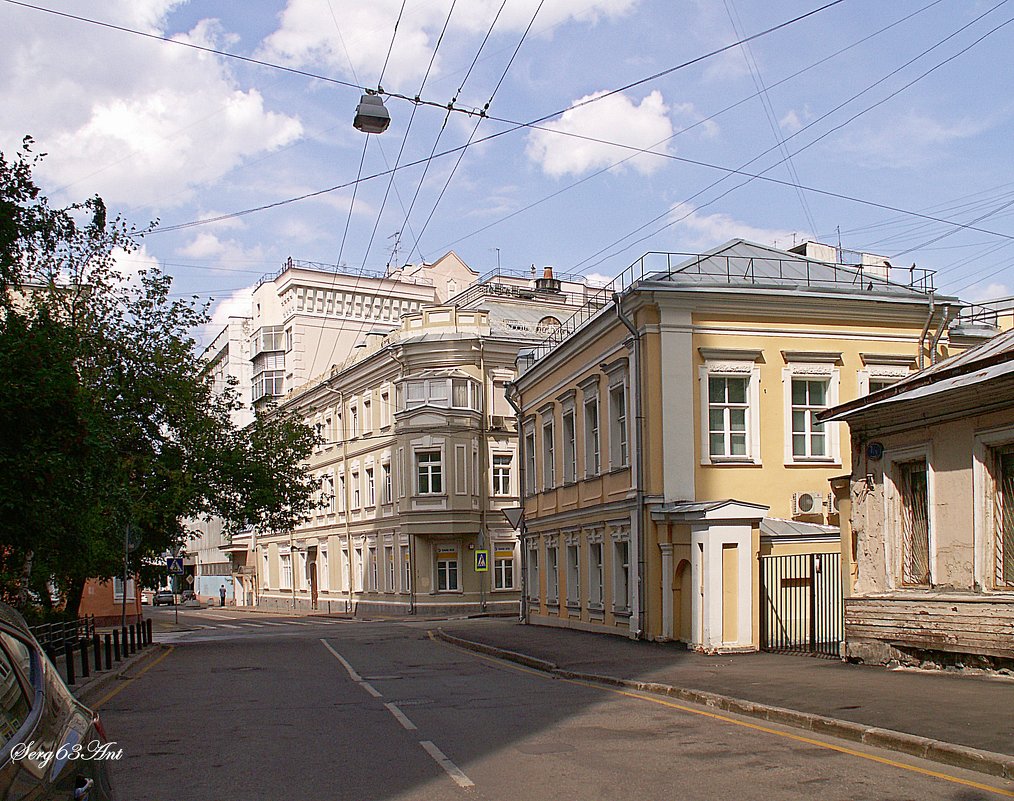 В переулках Полянки и Якиманки - Сергей Антонов