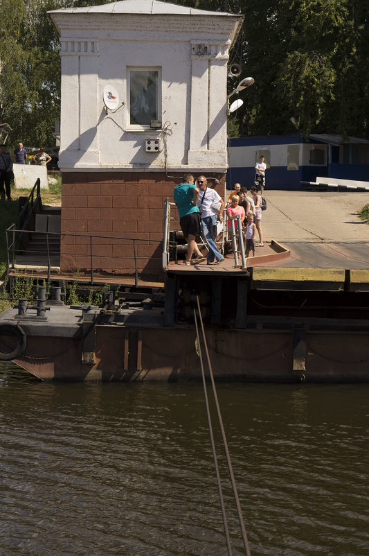 едем на пароме, скоро берег - Галина Петрова