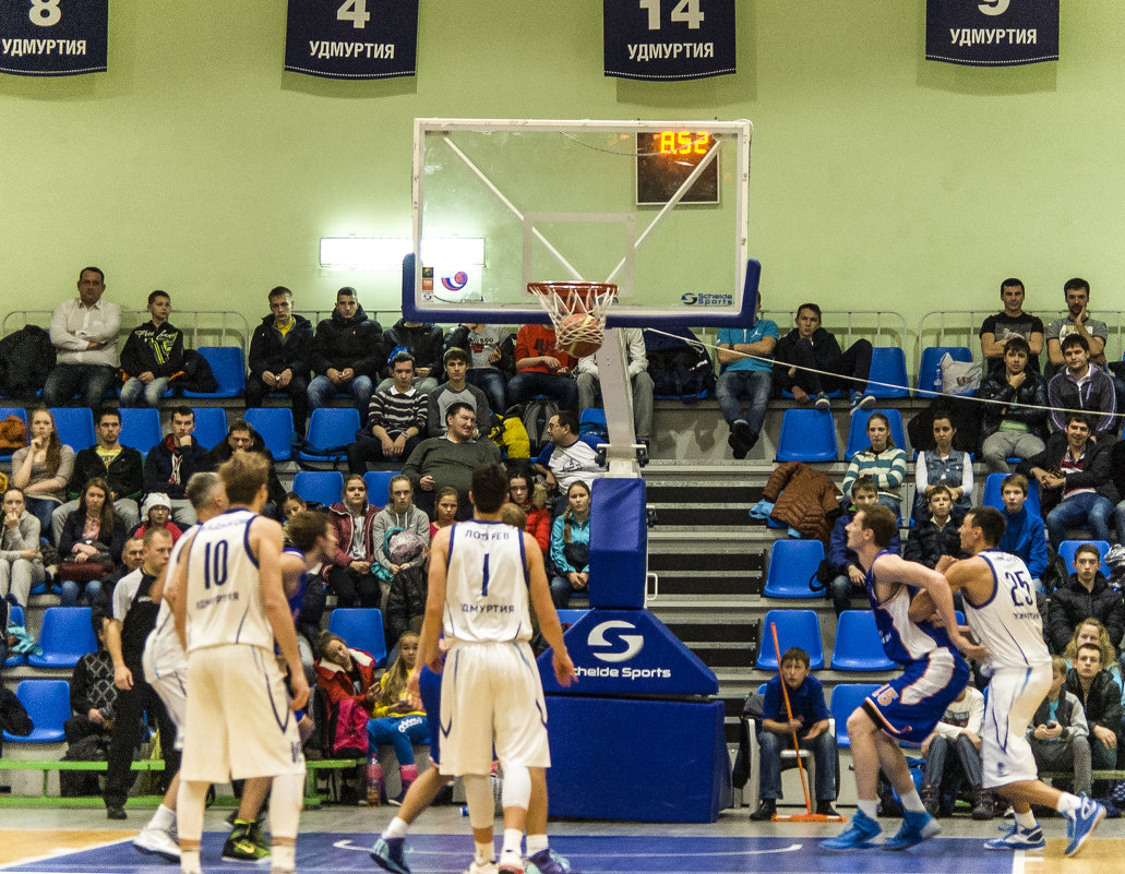 Есть два очка - Владимир Максимов