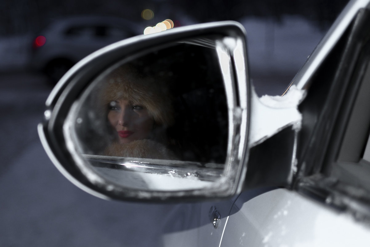 Девушка в авто - Ирина К