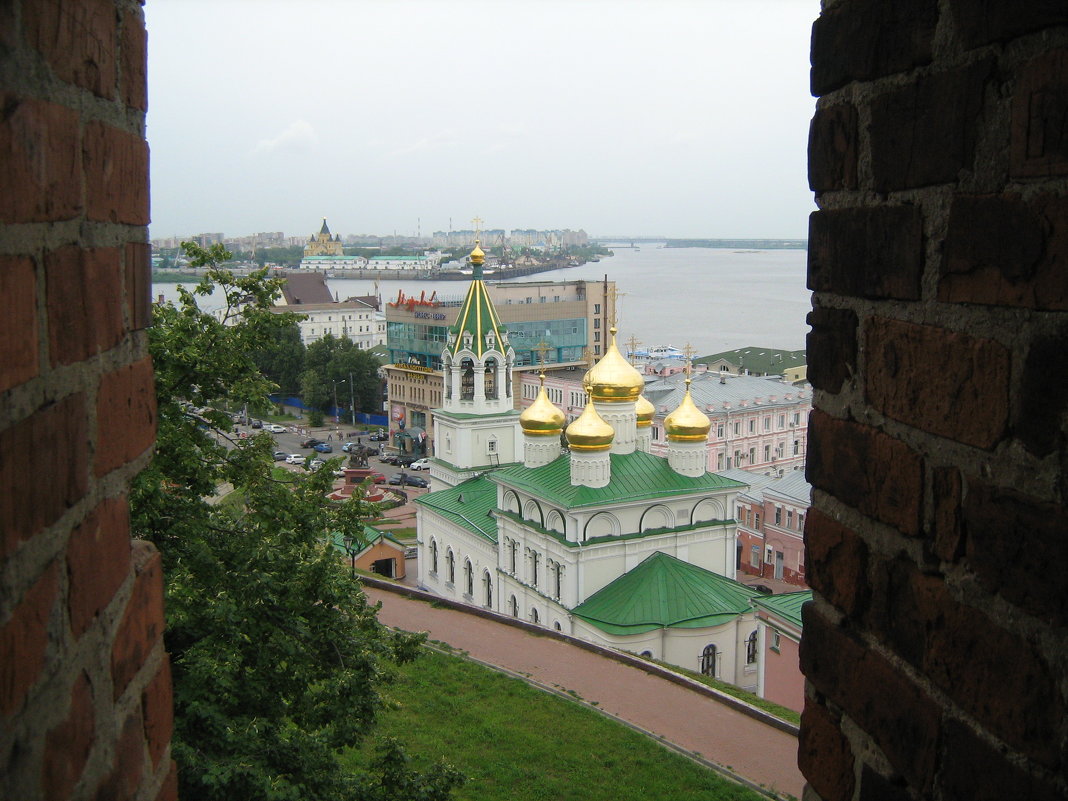 Взгляд в "оконную скважину" - Роза Троянская