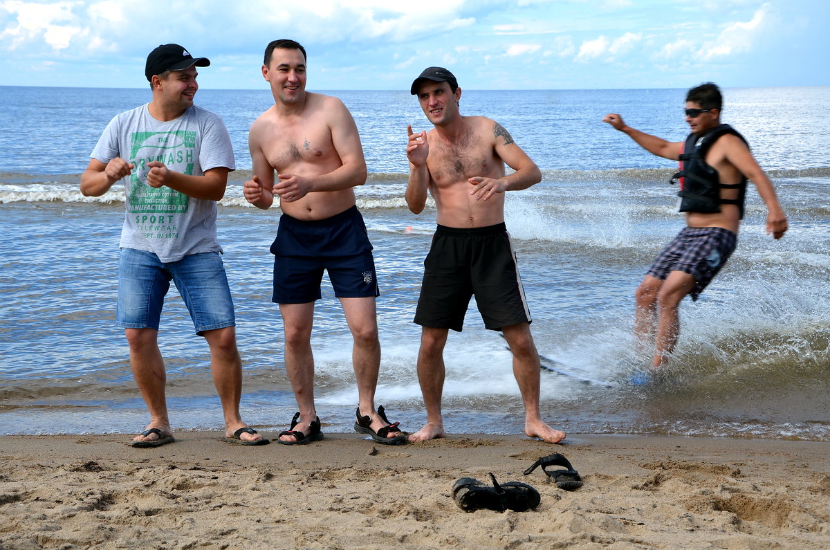 Флэшмоб у кромки воды... - Владимир Буев