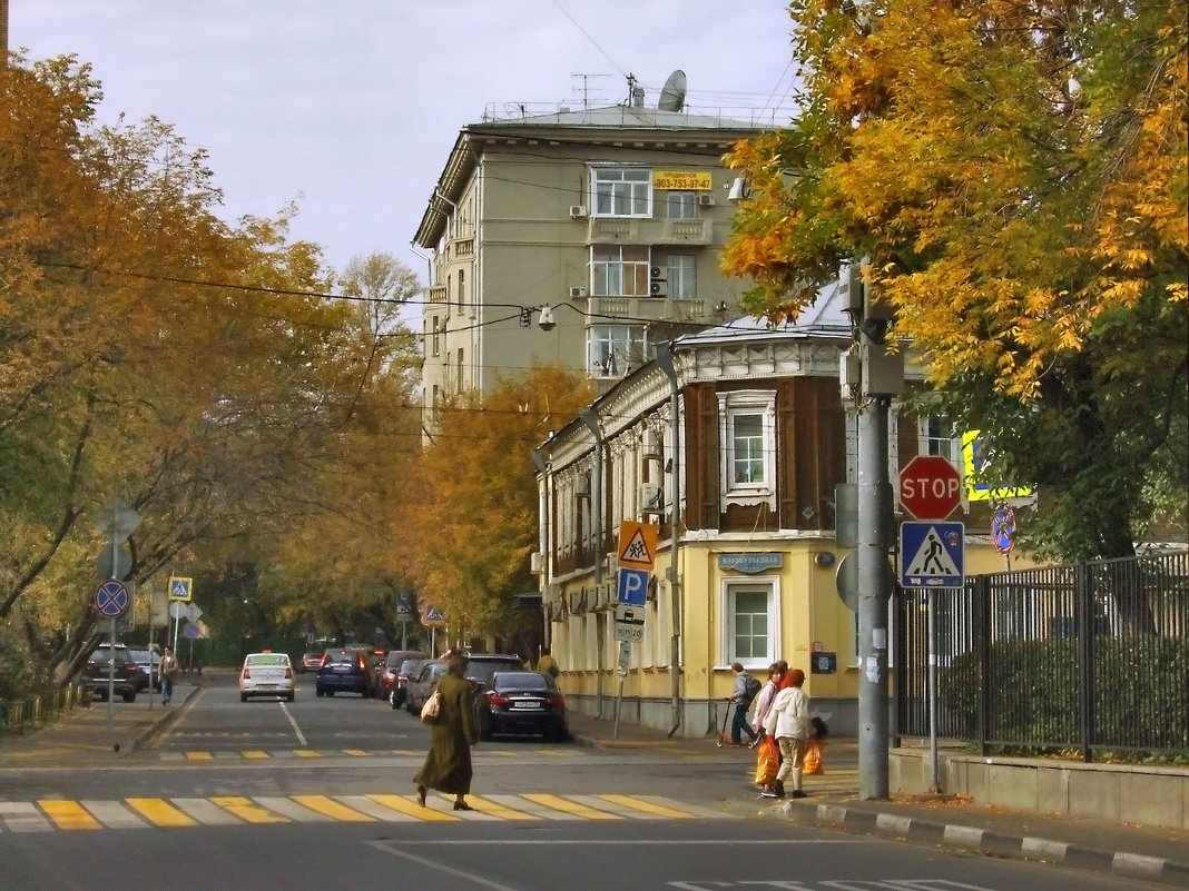 Осень в Замоскворе́чье - Денис Масленников