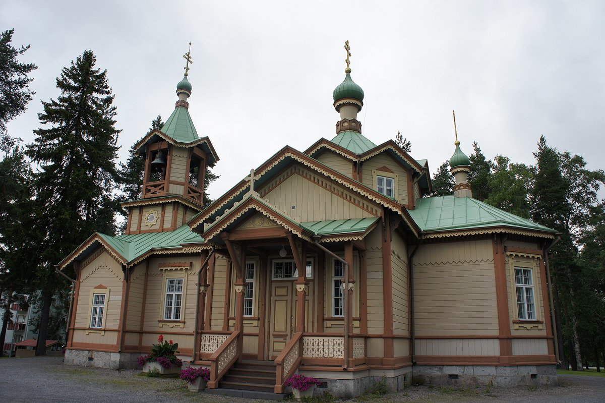 Православная церковь Св. Николая. Иконостас, расписан в Санкт-Петербурге, в Александро-Невской лавре - Елена Павлова (Смолова)