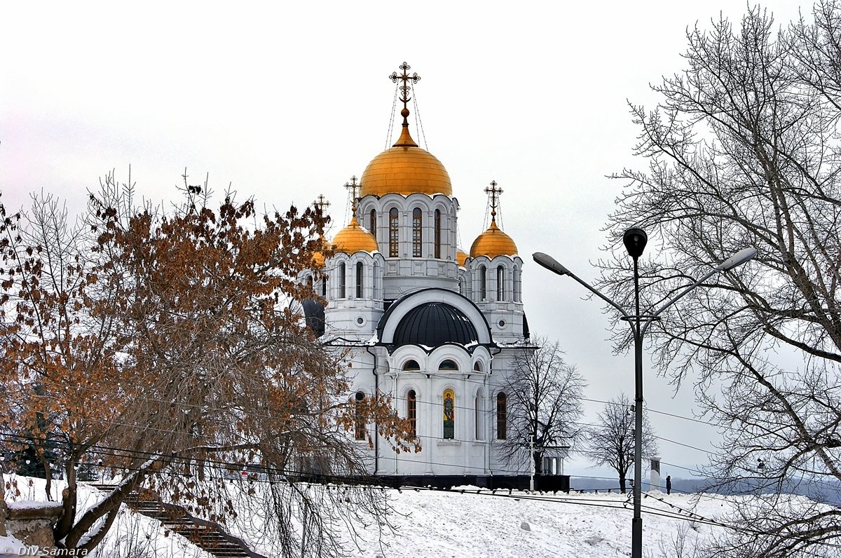 Храм Георгия Победоносца (2001 г.) на пл. Славы в Самаре - Денис Кораблёв