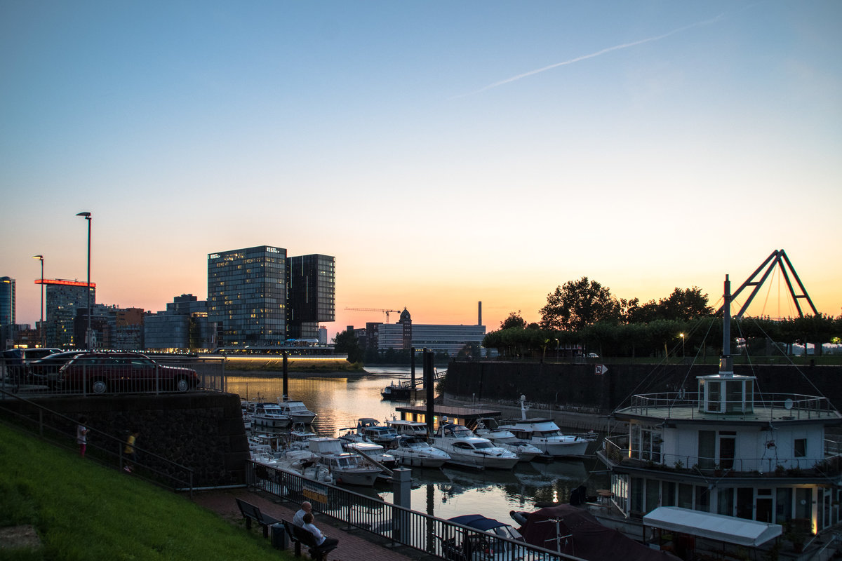 Яхтклуб на закате - Witalij Loewin