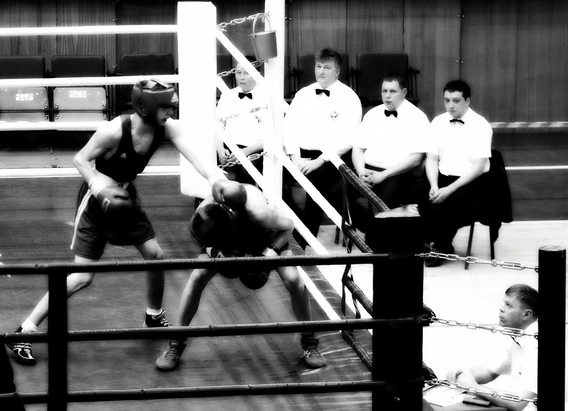 *** - Алексей Неустроев