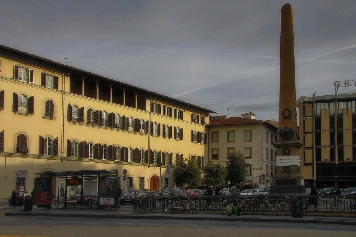 Площадь с велосипедами - M Marikfoto