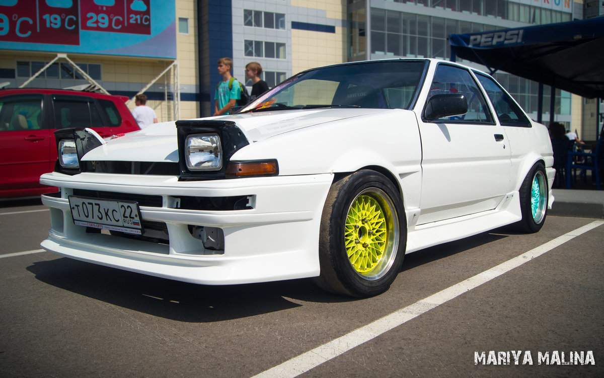 Toyota Sprinter Trueno - Мария Малина