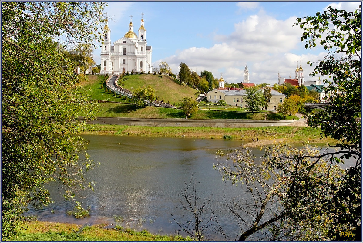 *** - Роланд Дубровский