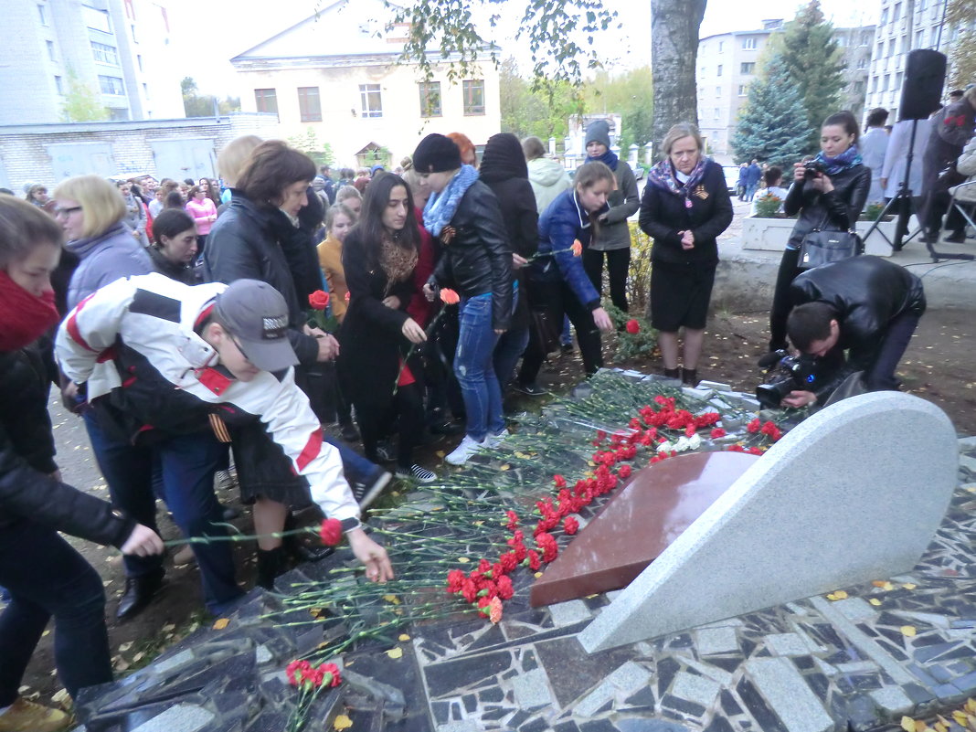 Великие Луки. Открытие памятного знака "Подвиг милосердия"... - Владимир Павлов