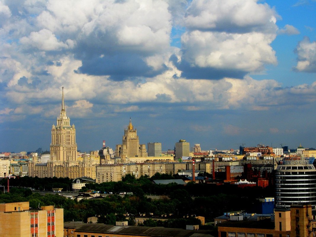 ОБЛЕТАЯ МОСКВУ - Анатолий Восточный