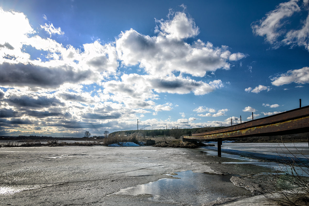 Апрель подкрался... - Александр Рукомойкин