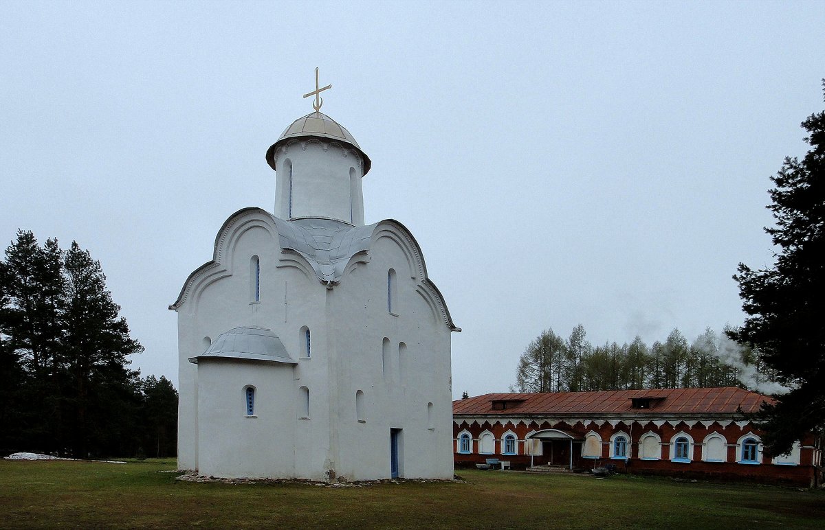 Перынский скит. Церковь Рождества Пресвятой Богородицы  (концу 12 — начало 13 в.) - Елена Павлова (Смолова)