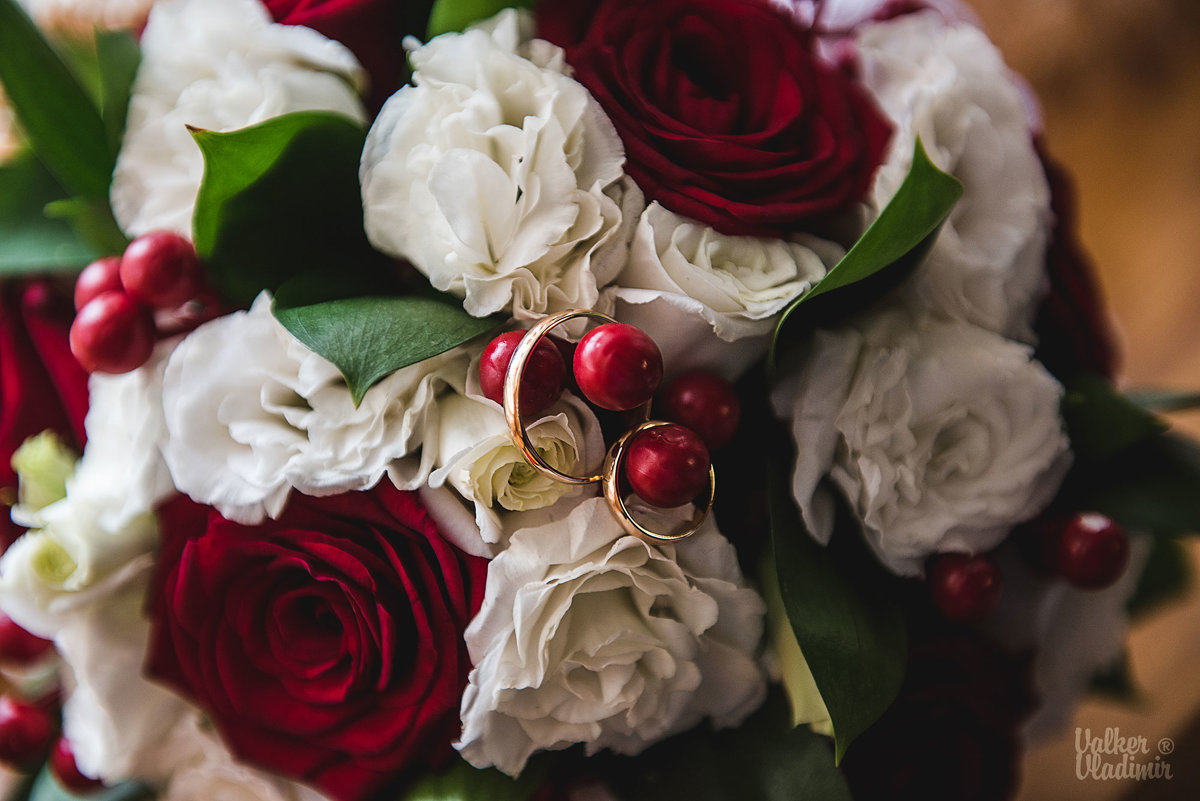 Кольца и Розы - Vladimir Valker