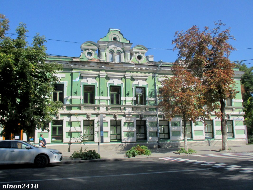 Таганрог. На Петровской улице - Нина Бутко