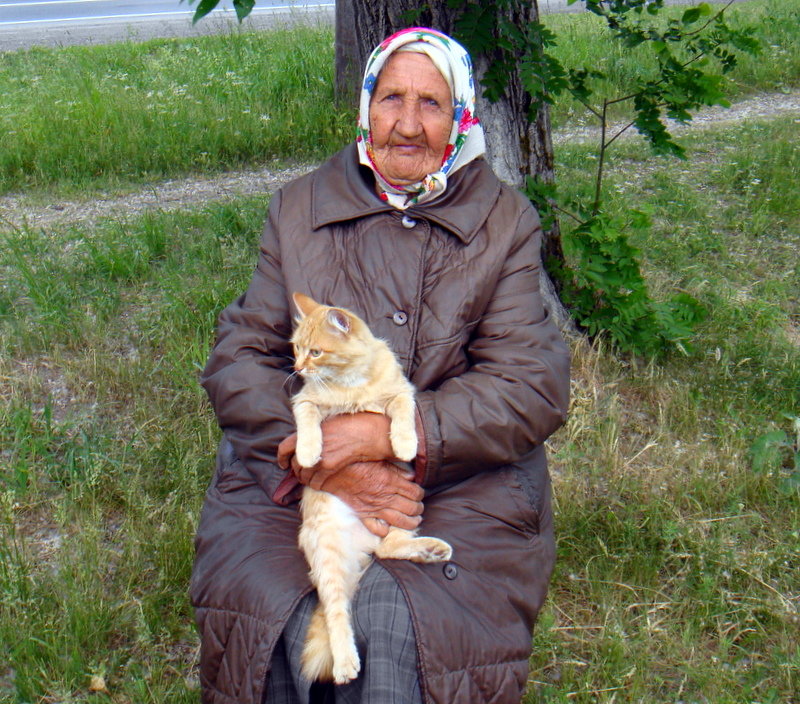 Баба Поля с Рыжиком. - Елизавета Успенская