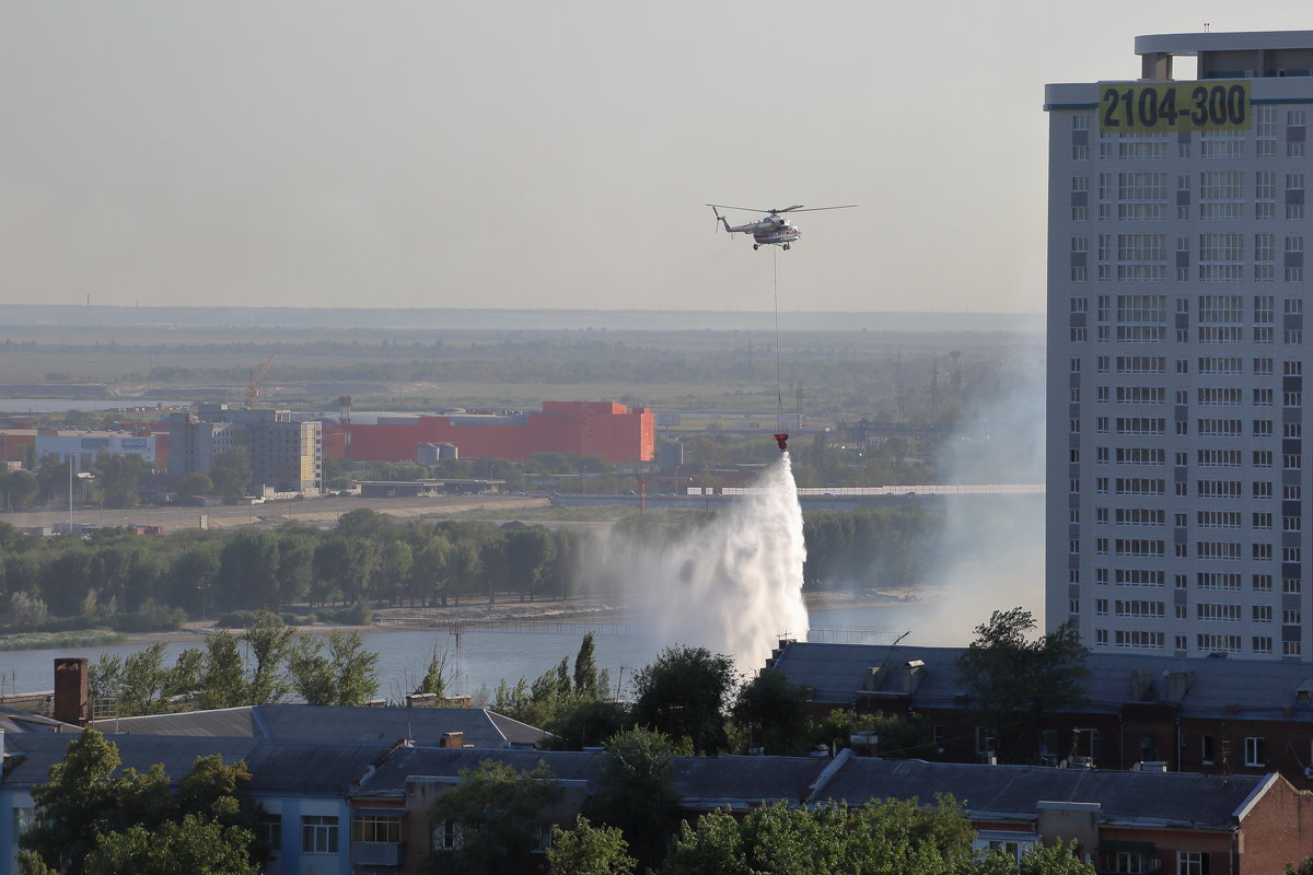 Тушение пожара в Ростове н/Д 21.08.2017 - Леонид 