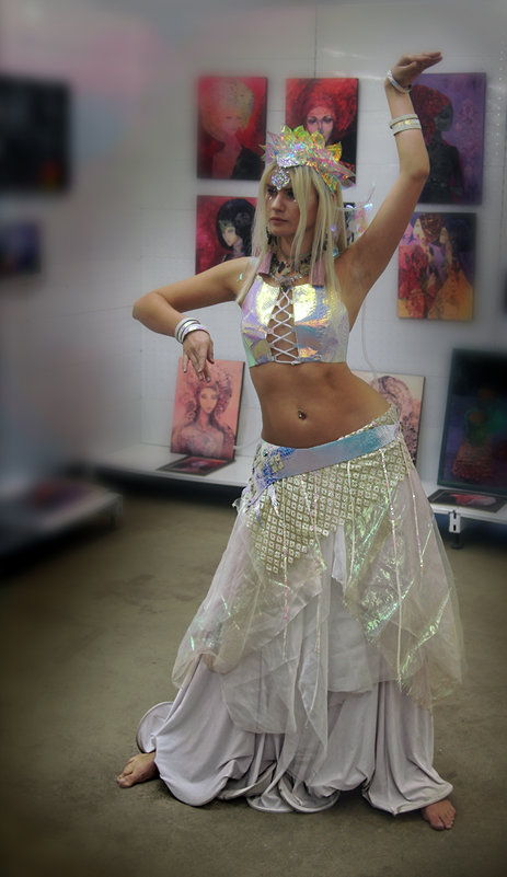 Танцовщица. - Саша Бабаев