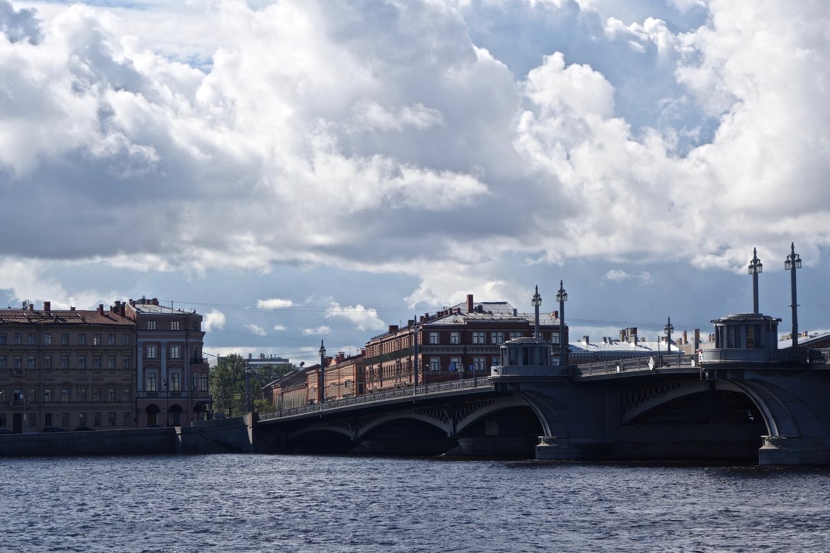 Облака над Благовещенским мостом - Елена 