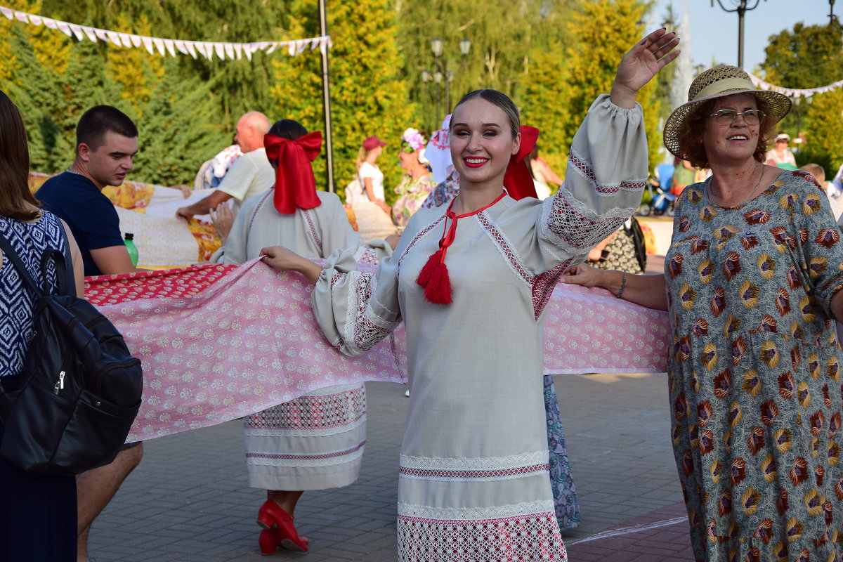 В хороводе - Елена Иванова