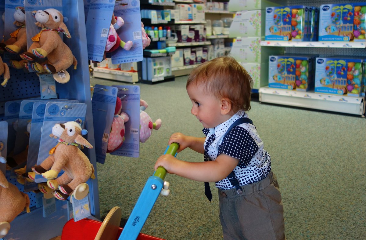 Тони...в магазине... - Galina Dzubina