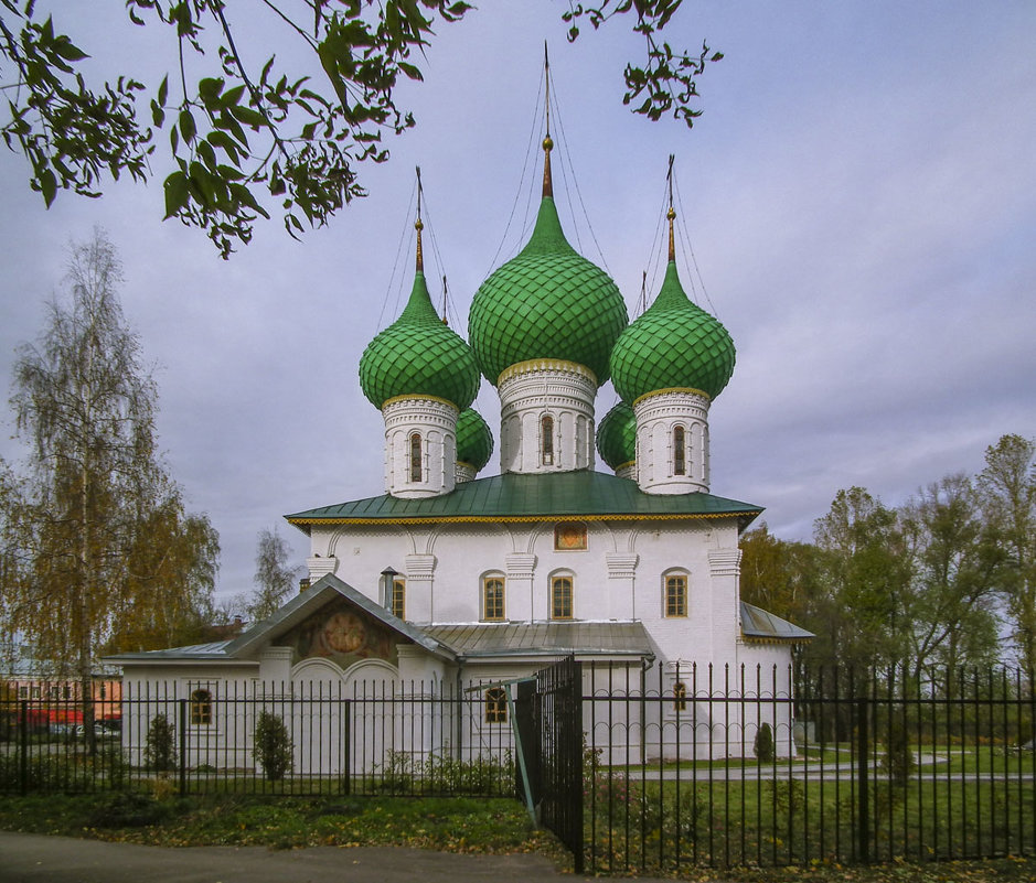 В окружении - Юрий Велицкий