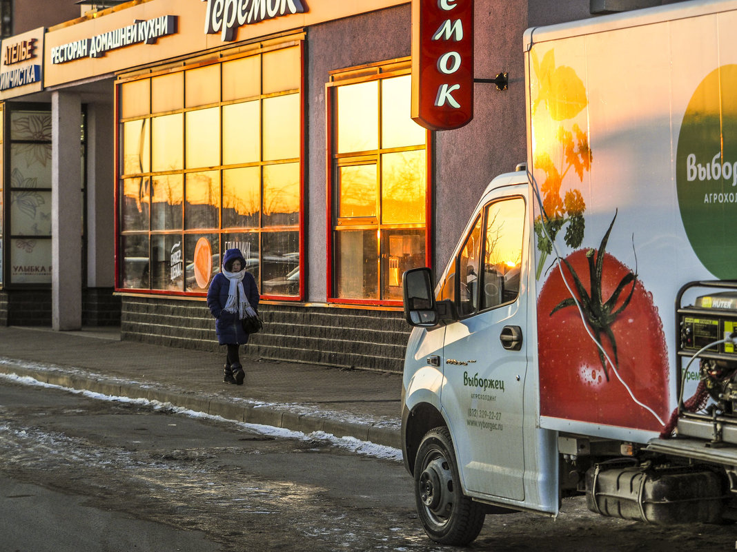 1.Солнечно на Ленинградской улице - Юрий Велицкий