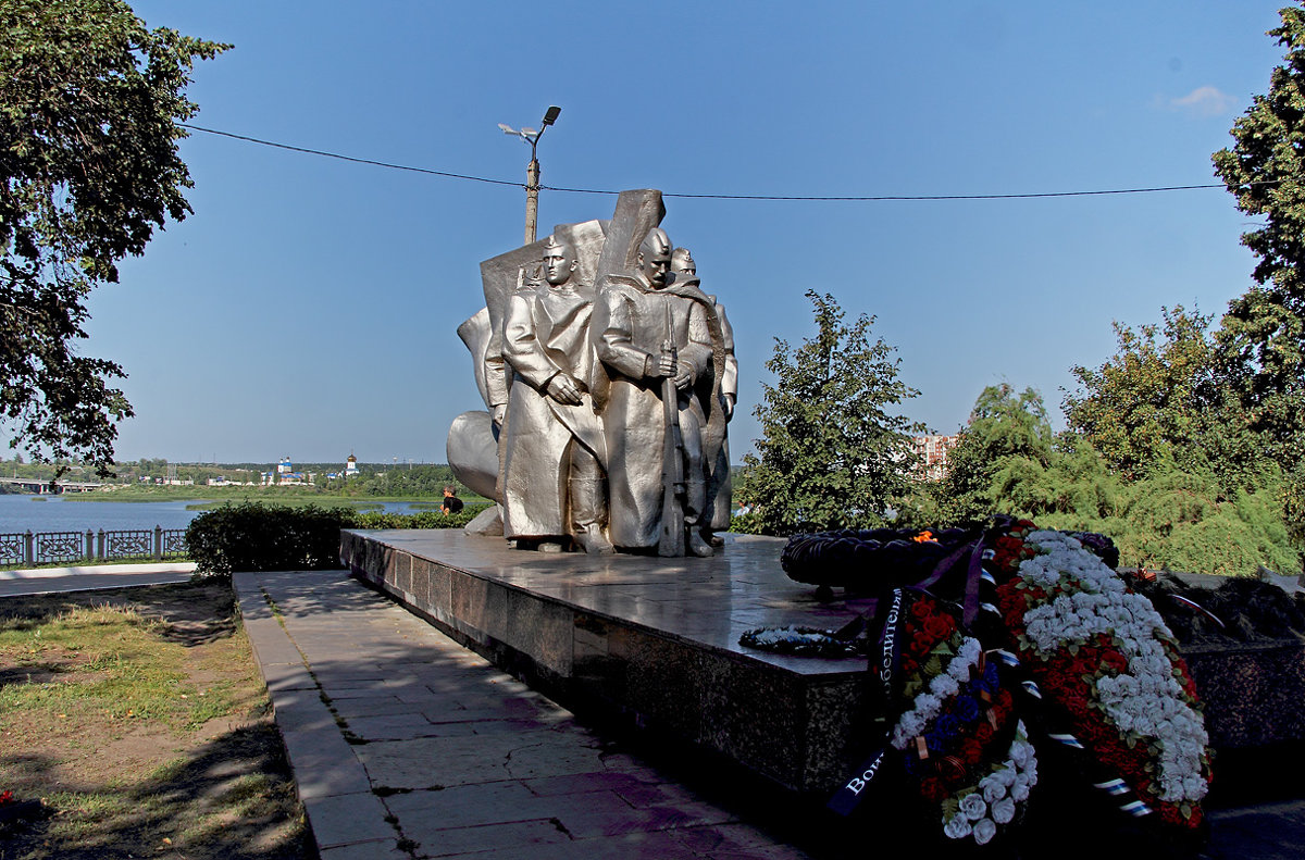 С ДНЕМ ВЕЛИКОЙ ПОБЕДЫ, ДРУЗЬЯ ! Вечный Огонь. Сызрань. Самарская область - MILAV V