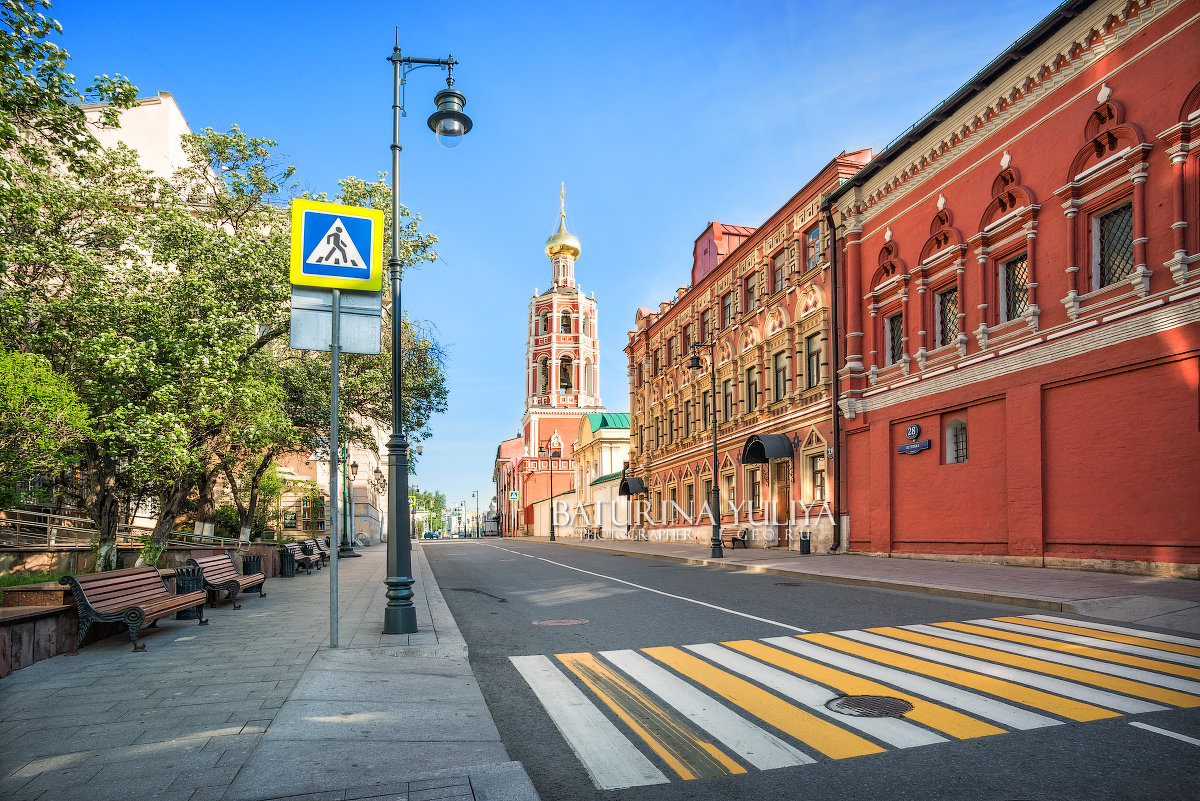 Колокольня Петровского монастыря - Юлия Батурина