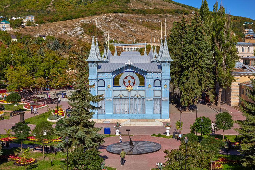 Пятигорск. Парк Цветник. Лермонтовская галерея - Николай Николенко