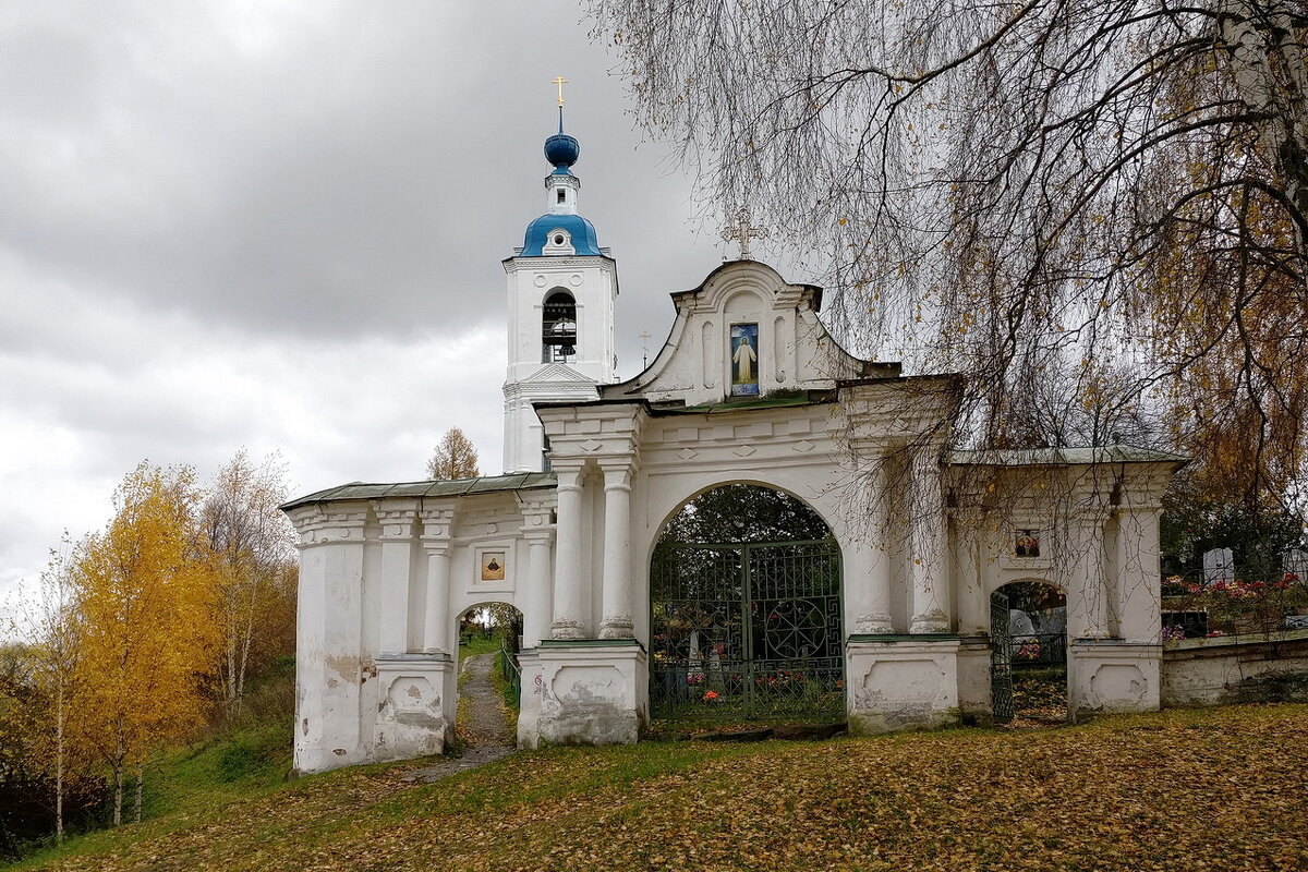 Неброская красота провинциальной осени, с. Толгоболь, церковь Покрова Пресвятой Богородицы - Николай Белавин