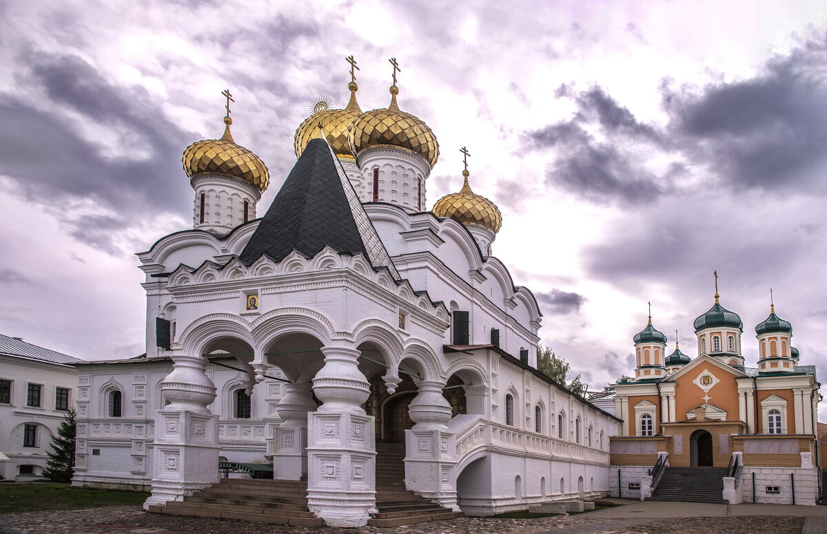 Осень -Волга.Кострома.Ипатьевский монастырь. - юрий макаров