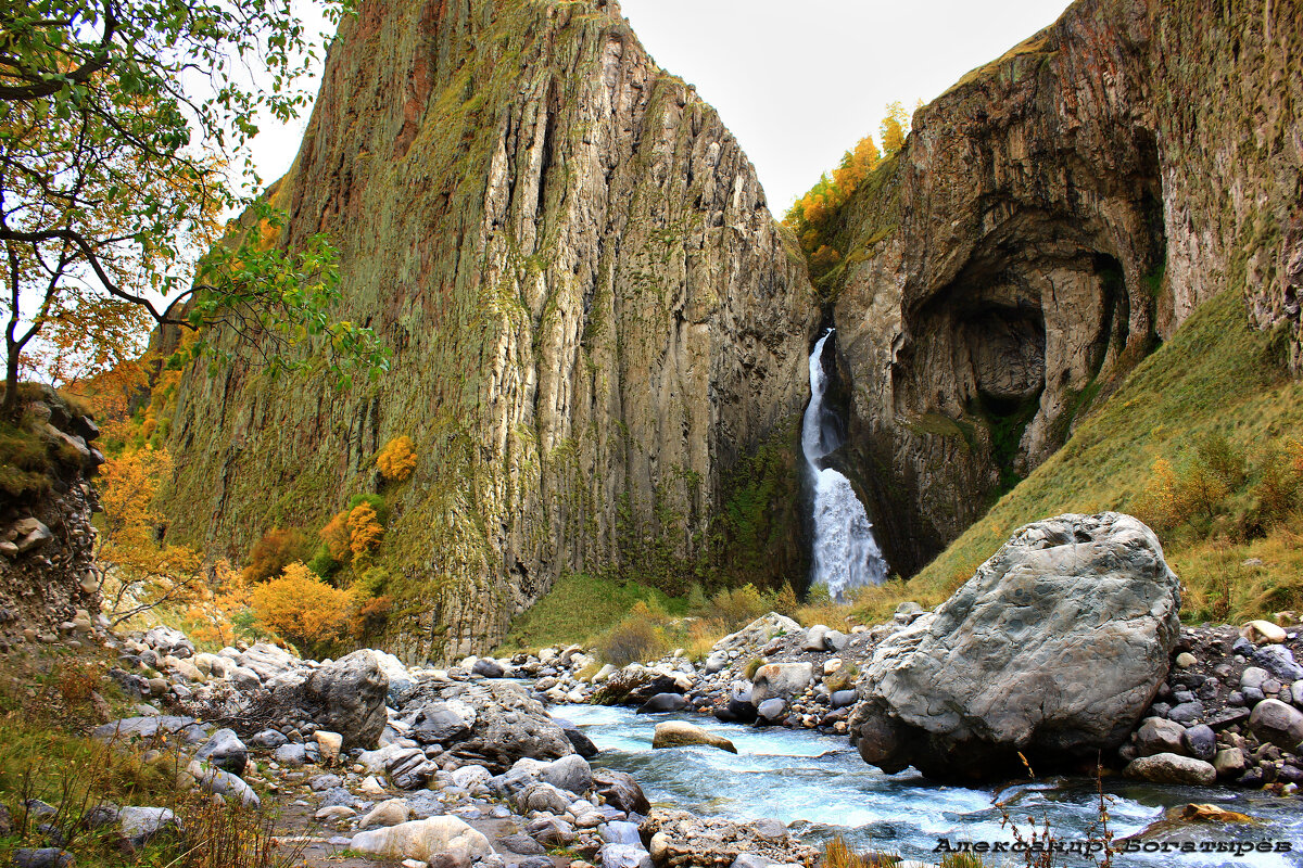 водопад Каракая су(Тузлук Шапа 30м) - Александр Богатырёв