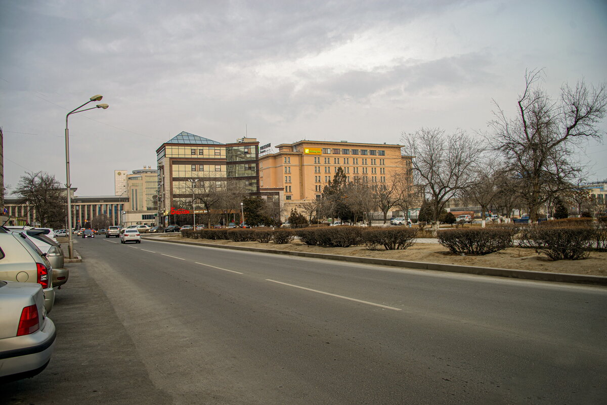 Уголок города - Анатолий Чикчирный