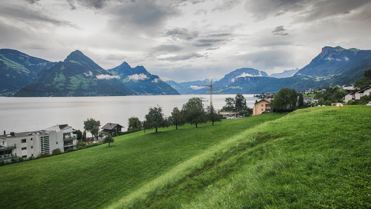 На берегу Фирвальдшедского озера - Дмитрий . На берегу Фирвальдшедского озера - Дмитрий .