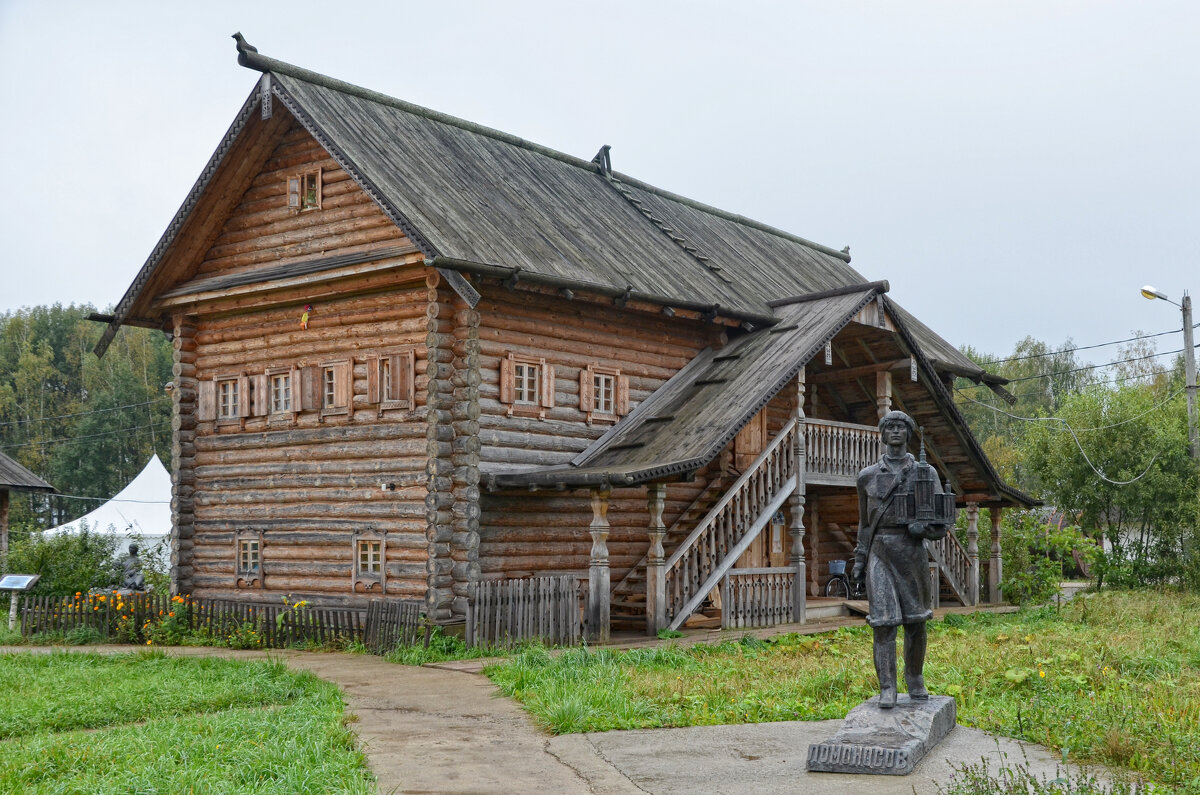 Этномир. Скульптурная композиция «Ломоносов М.В.» - Наташа *****