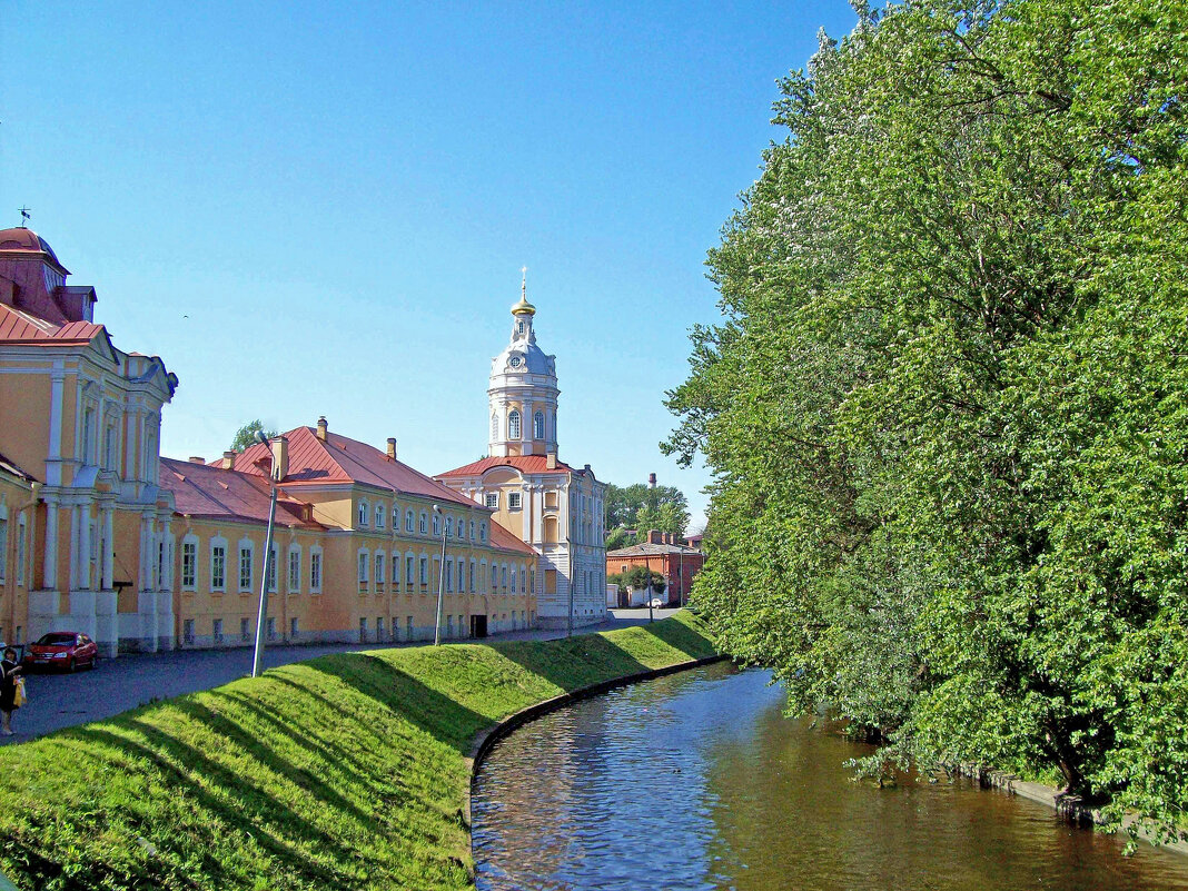 Река Монастырка, Александро-Невская лавра, Просфорный корпус - alemigun 