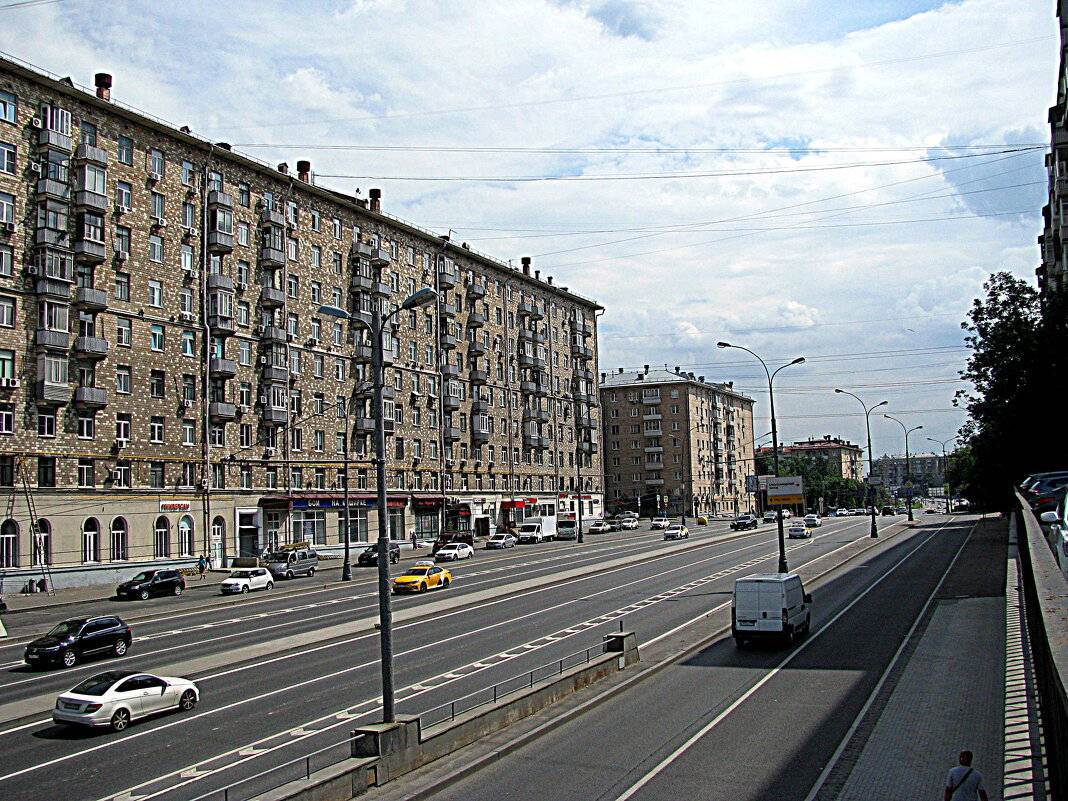 Москва Начало Каширского шоссе. - Владимир Драгунский